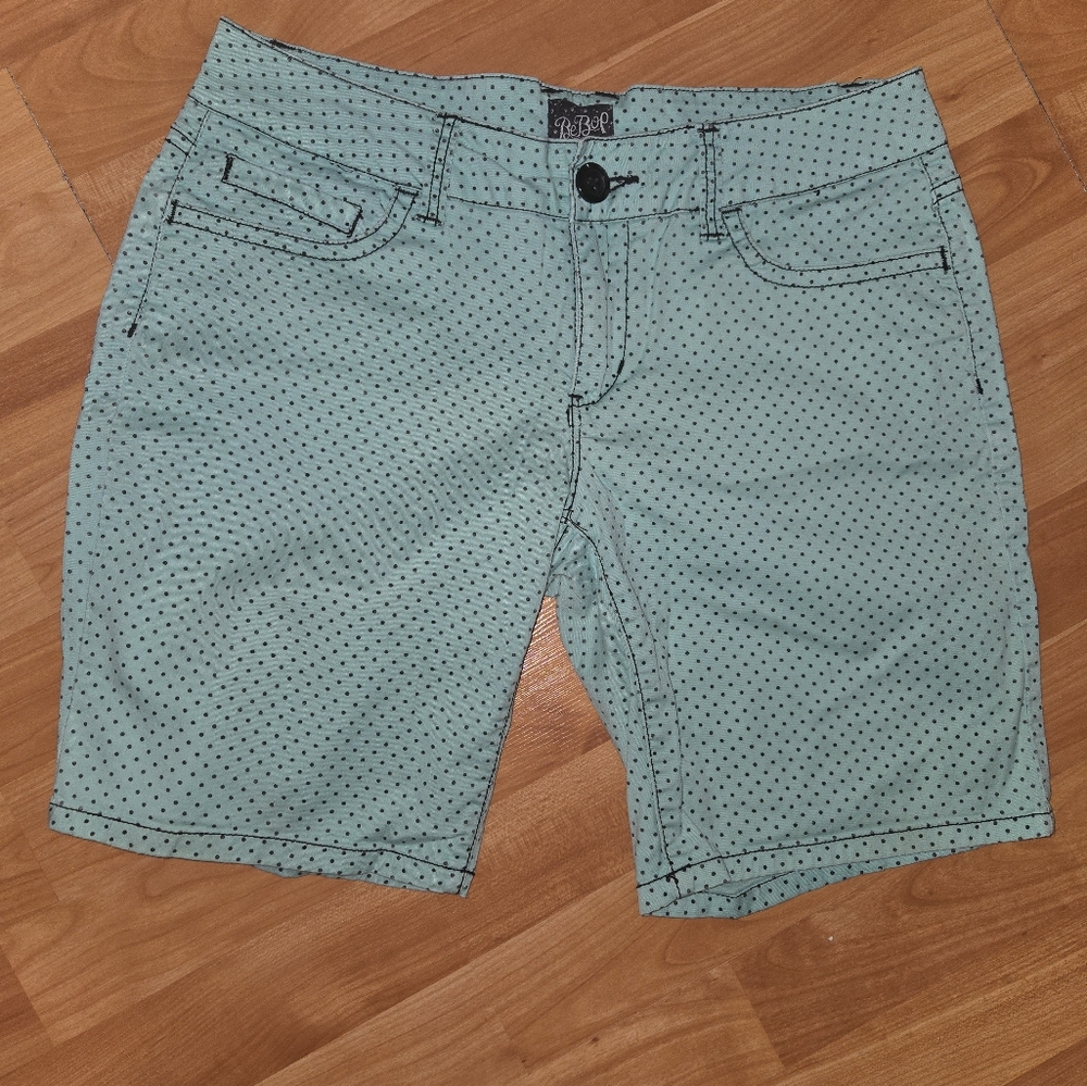 3/$15 BeBop Jr's Size 7 Bermuda Shorts Teal w/black dots